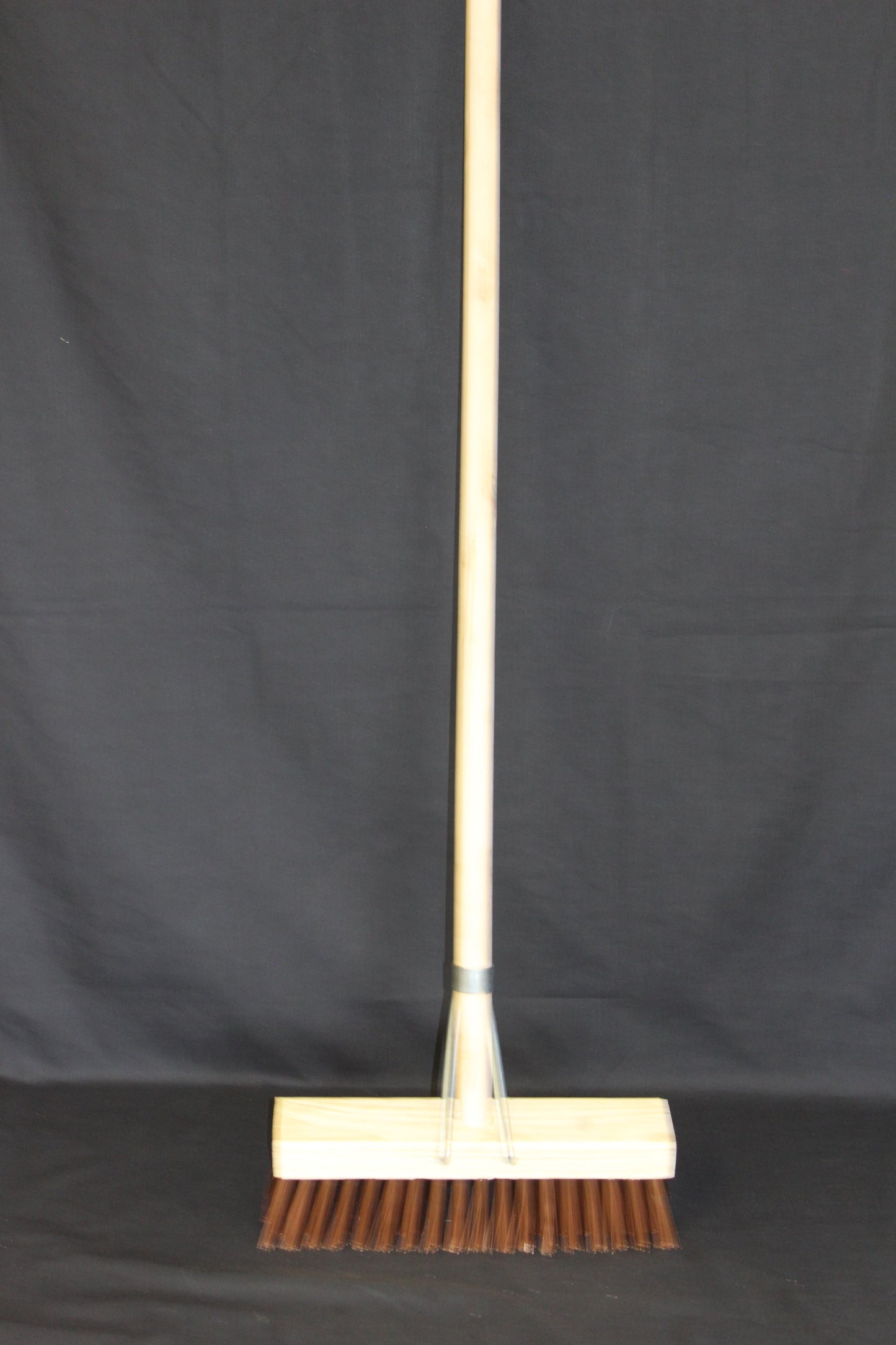 BROOM - GUTTER SWEEP STIFF 305mm